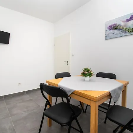 And Zoran Apartment
