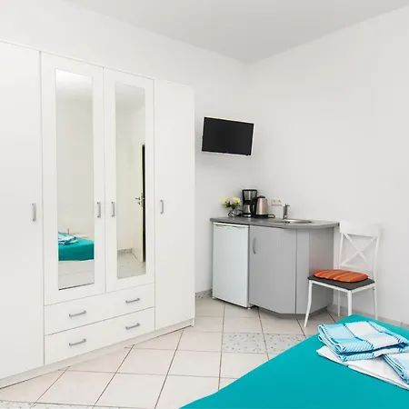 Apartment And Zoran *