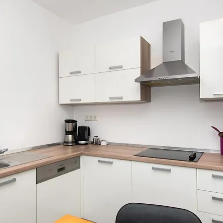 Apartman And Zoran